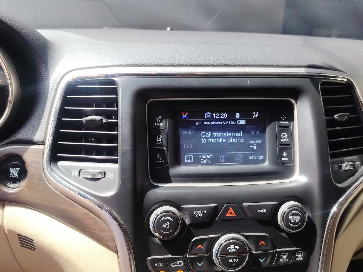 Car image 19
