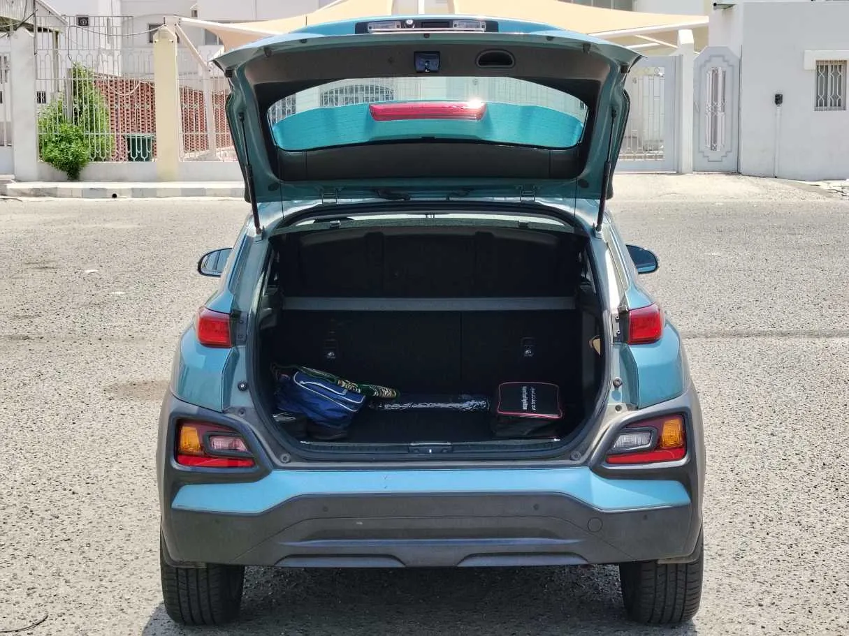 Car image 26