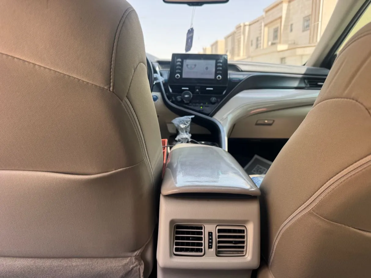 Car image 21