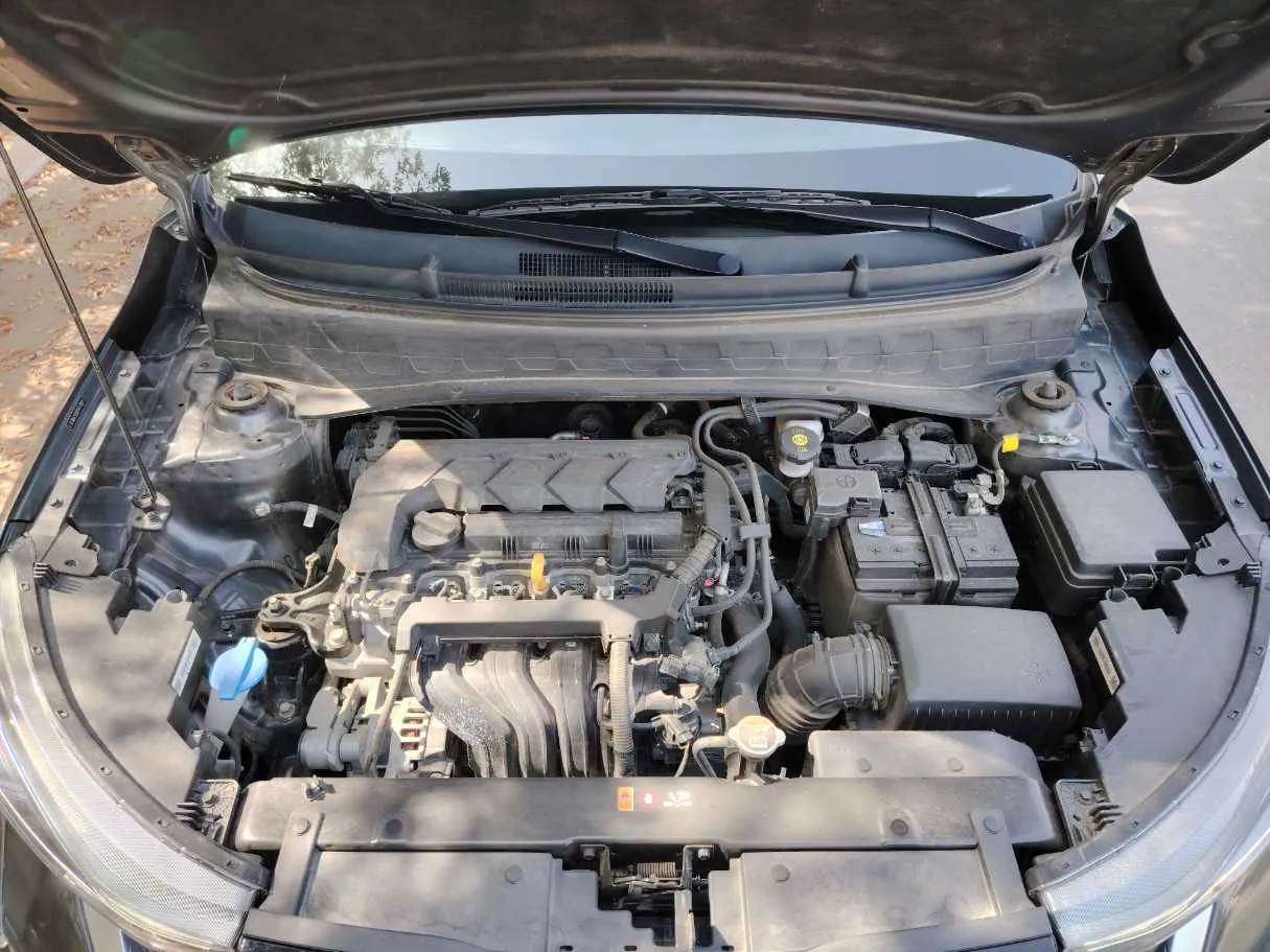 Car image 26