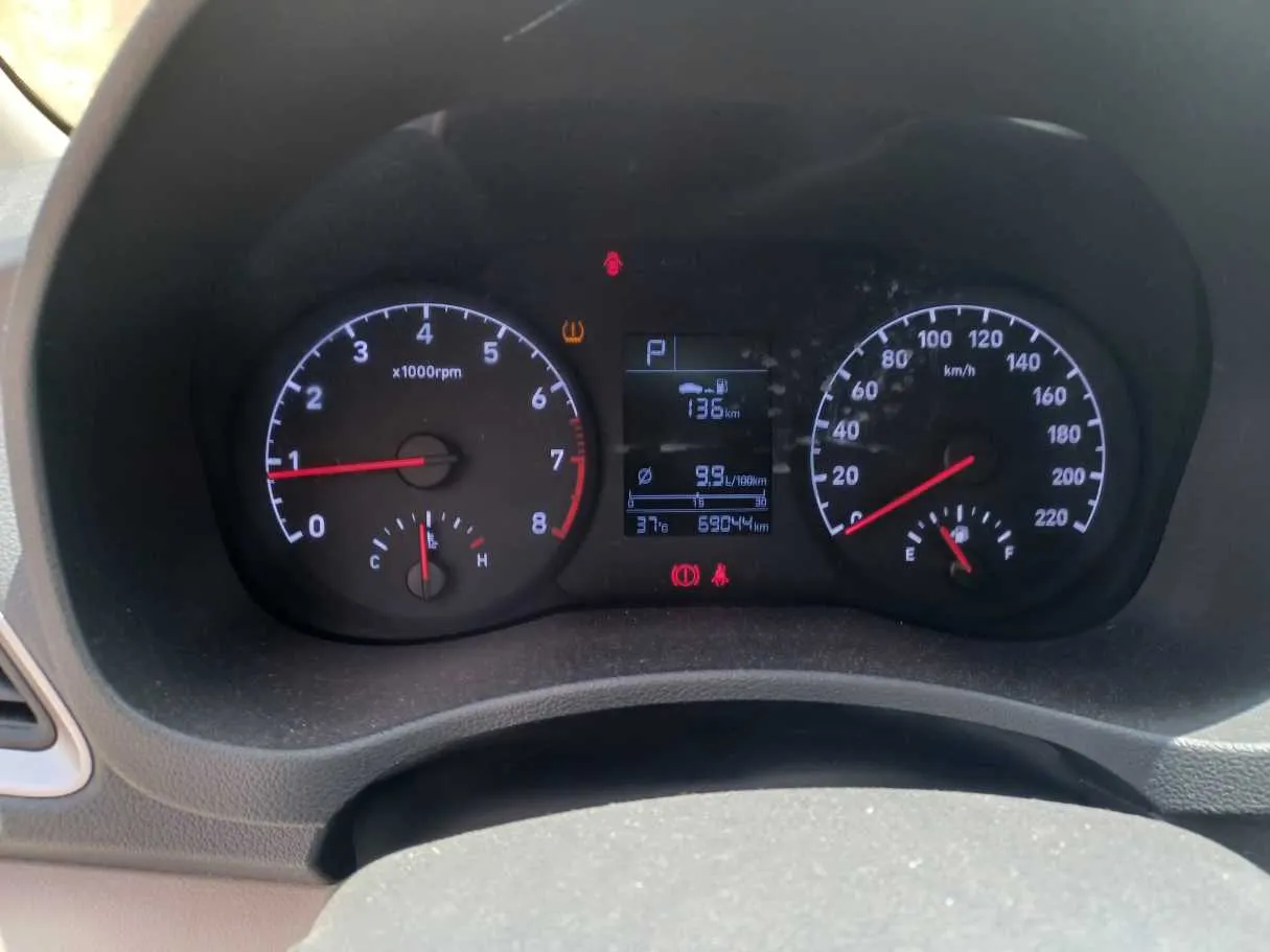 Car image 20