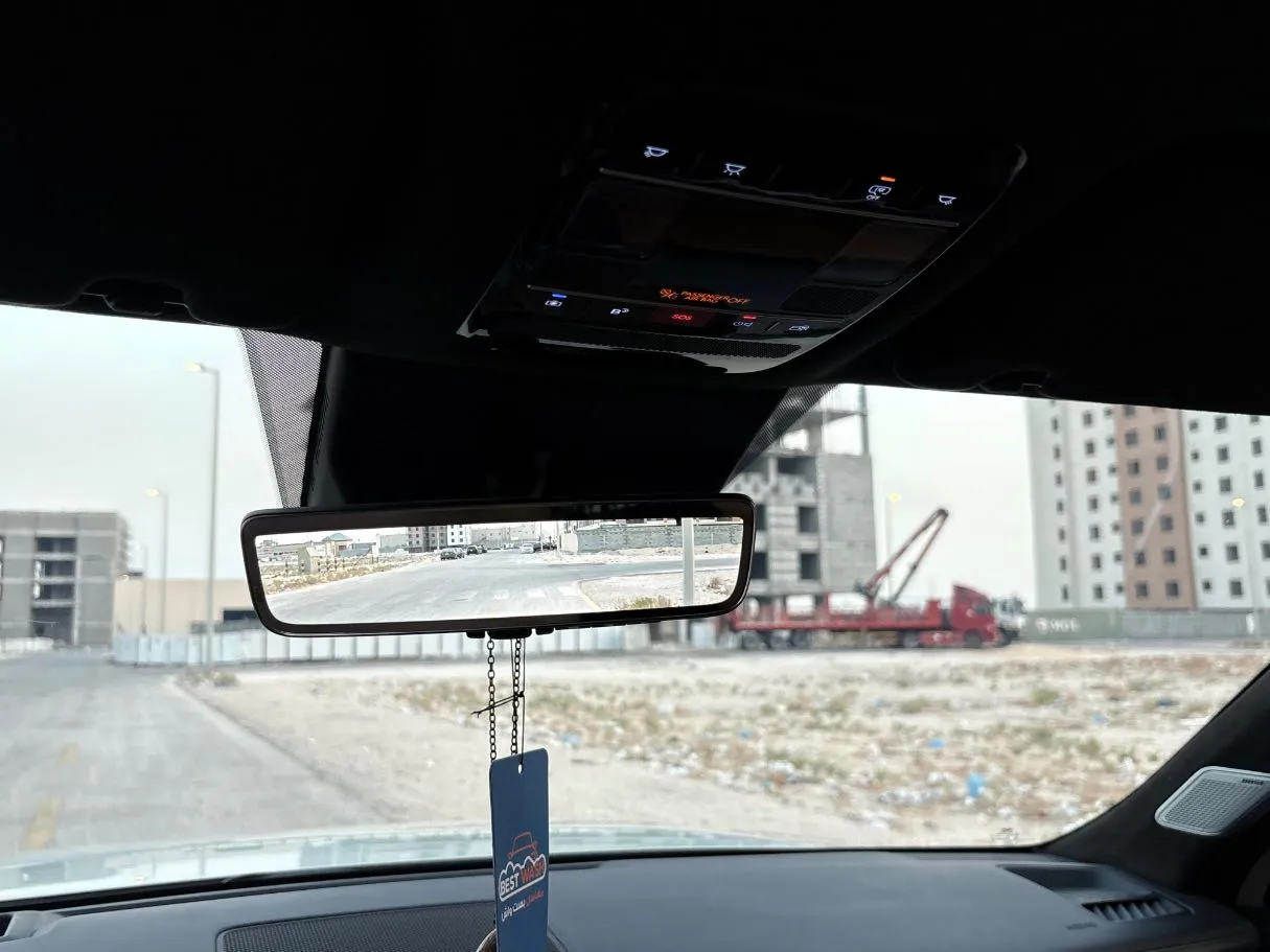 Car image 31