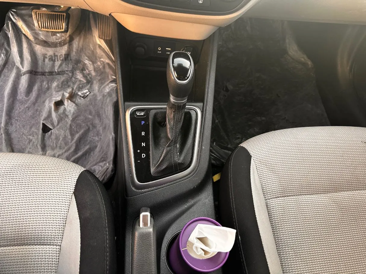 Car image 17