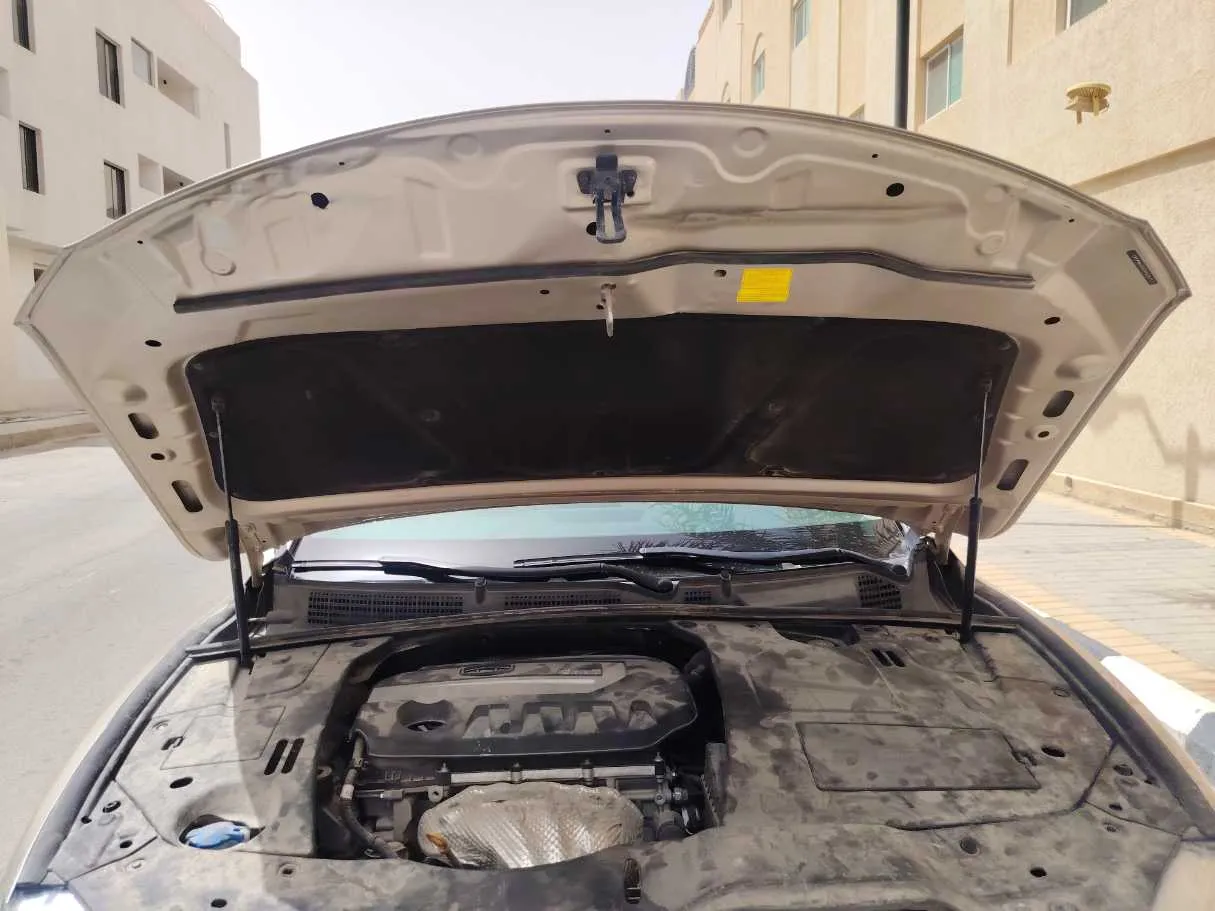 Car image 37