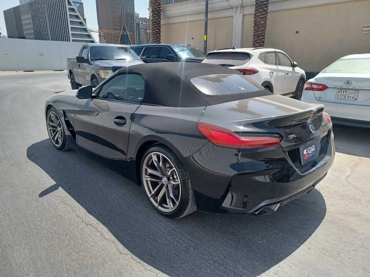 Car image 8