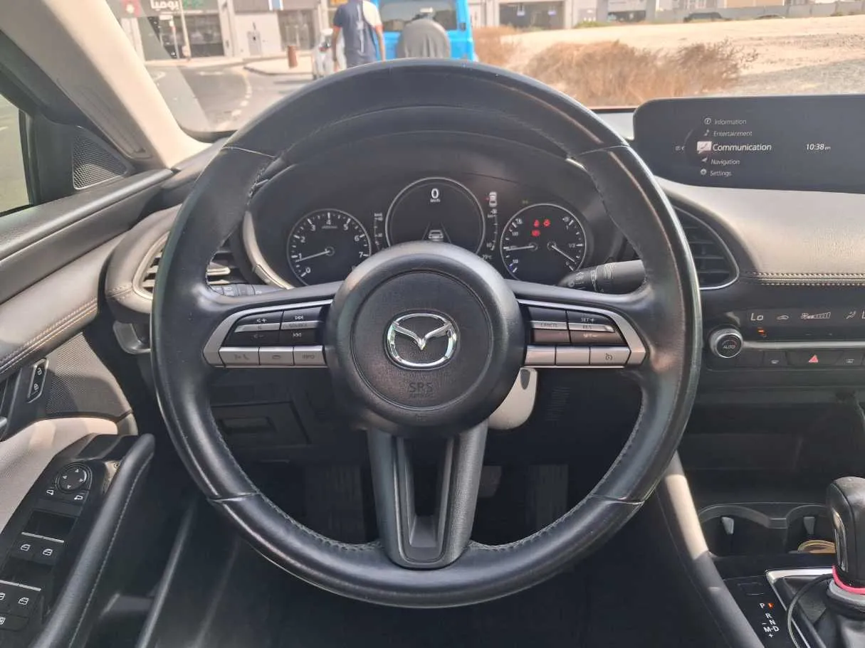 Car image 17