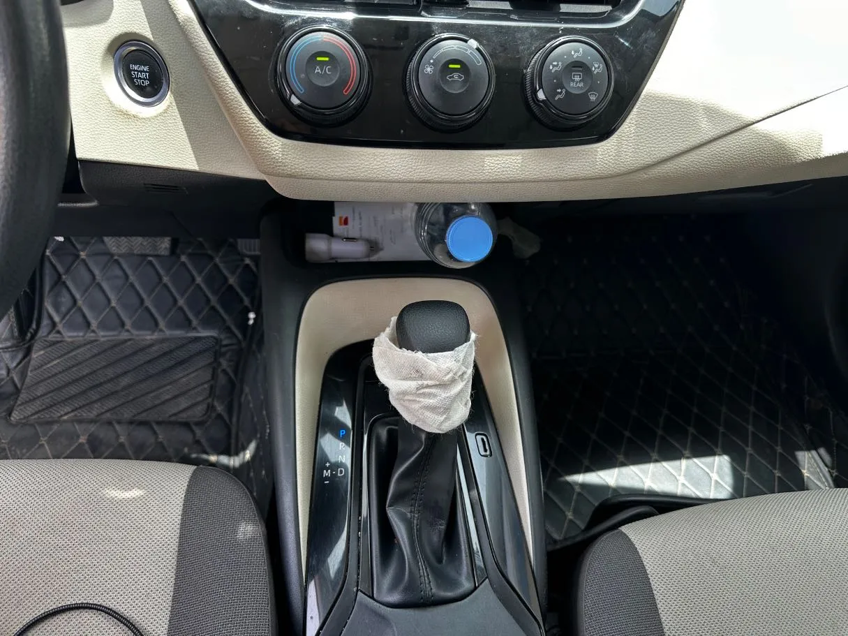 Car image 18