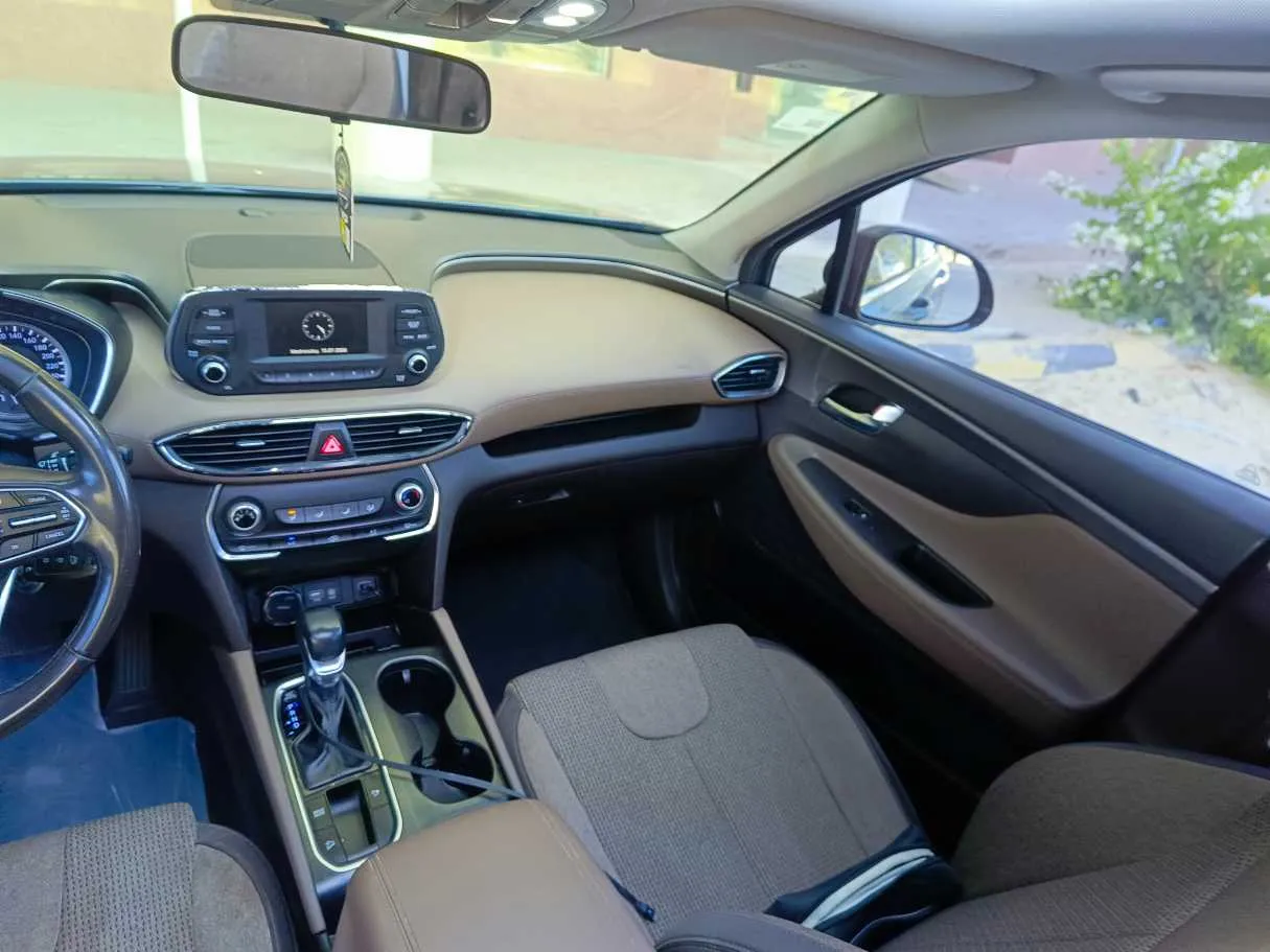 Car image 23