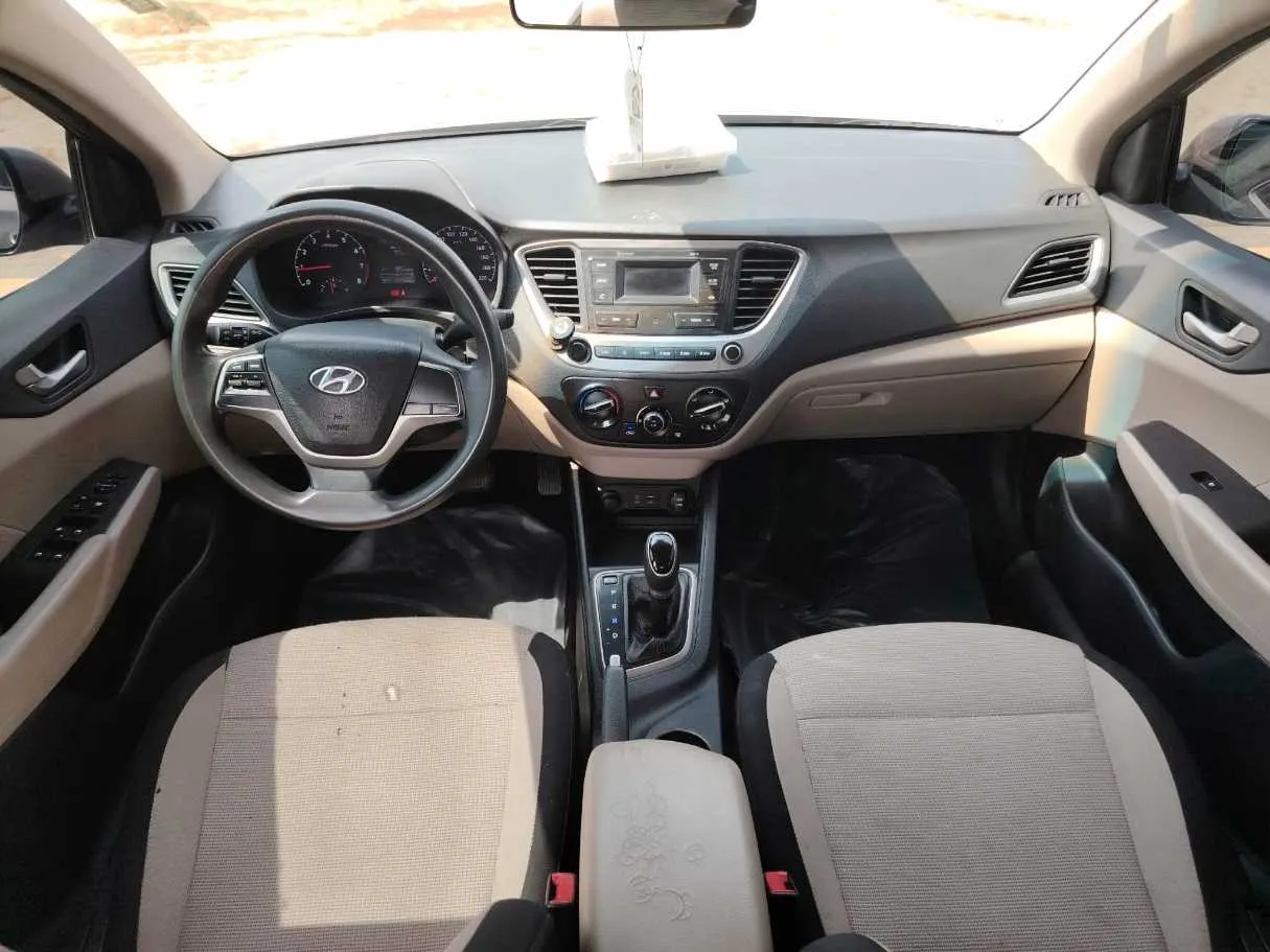 Car image 21