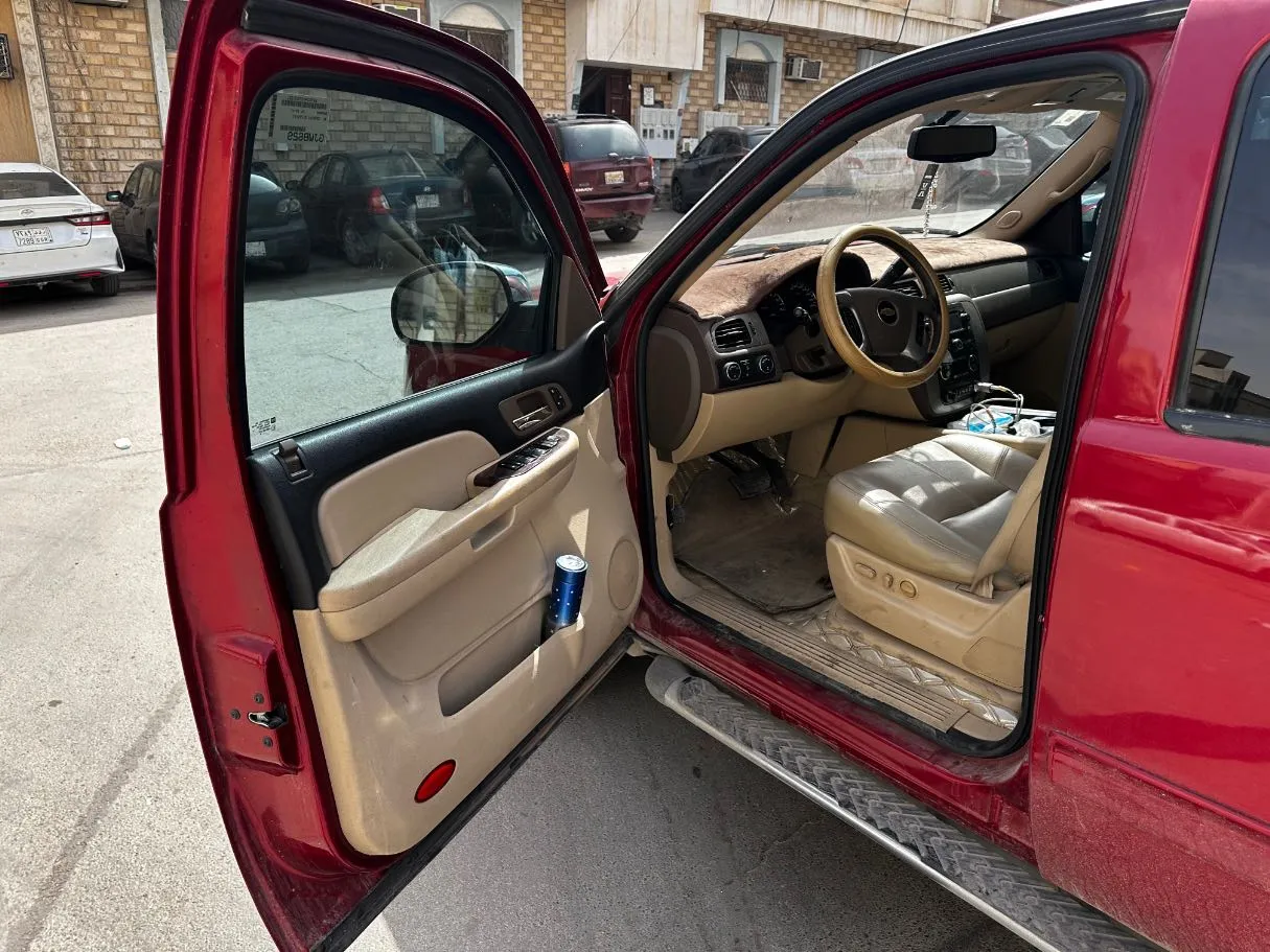 Car image 10