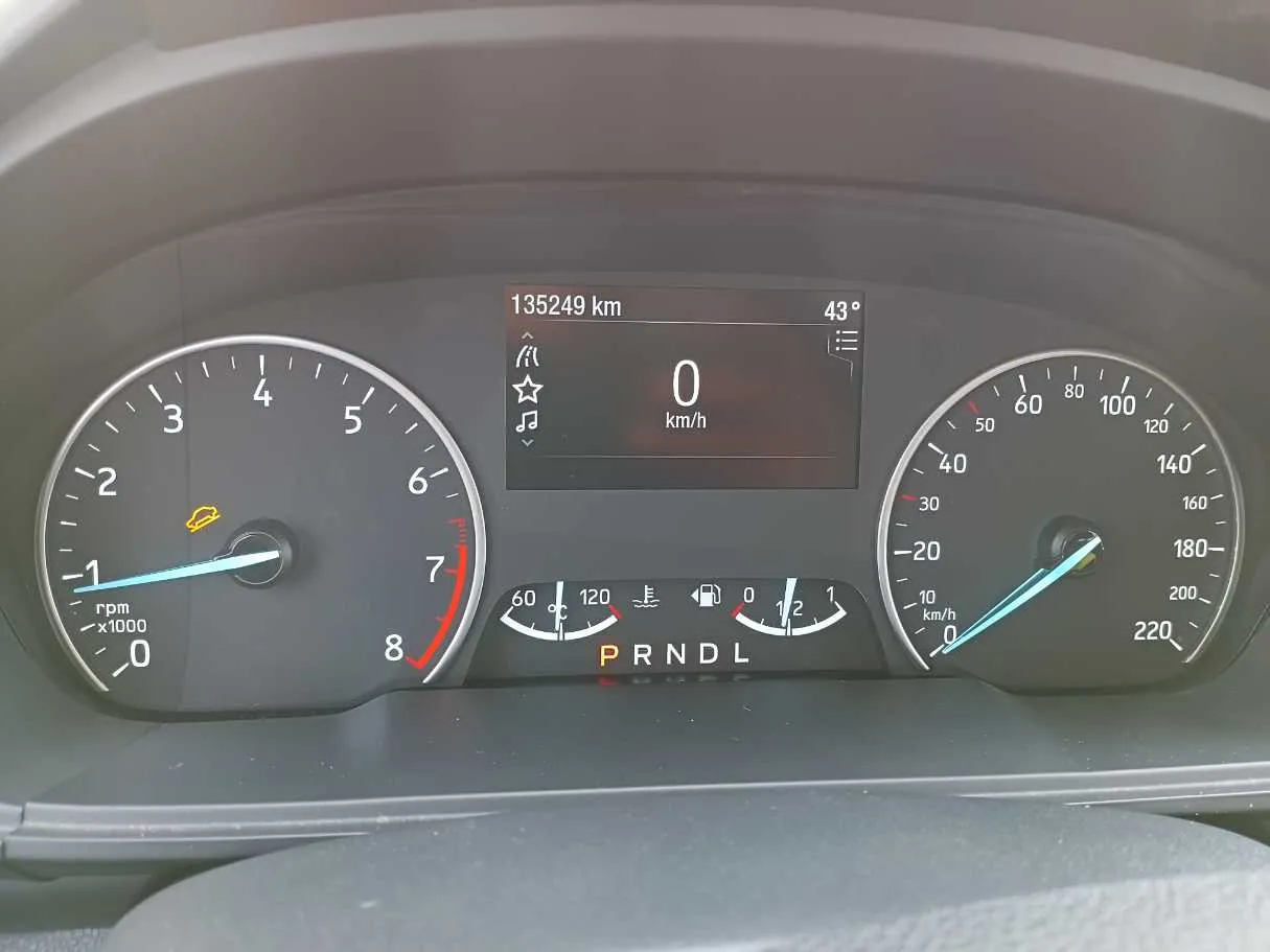 Car image 18