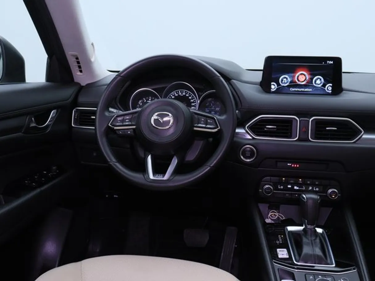Car image 15
