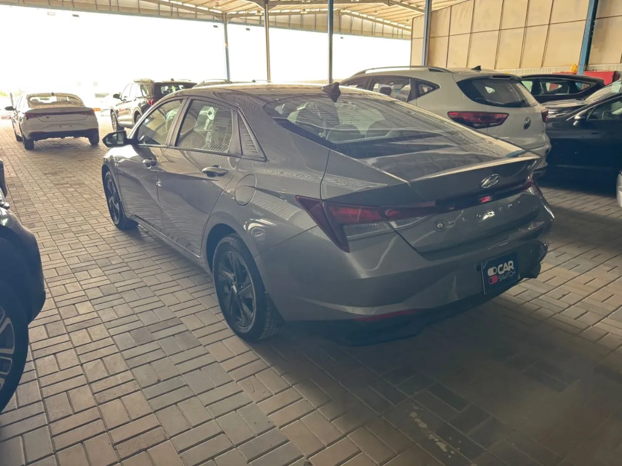 Car image 6