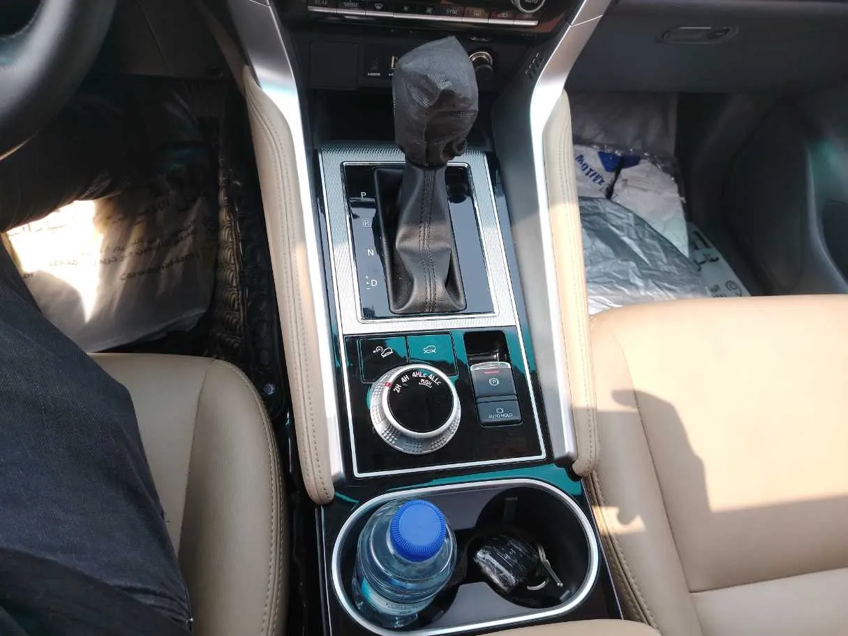 Car image 20