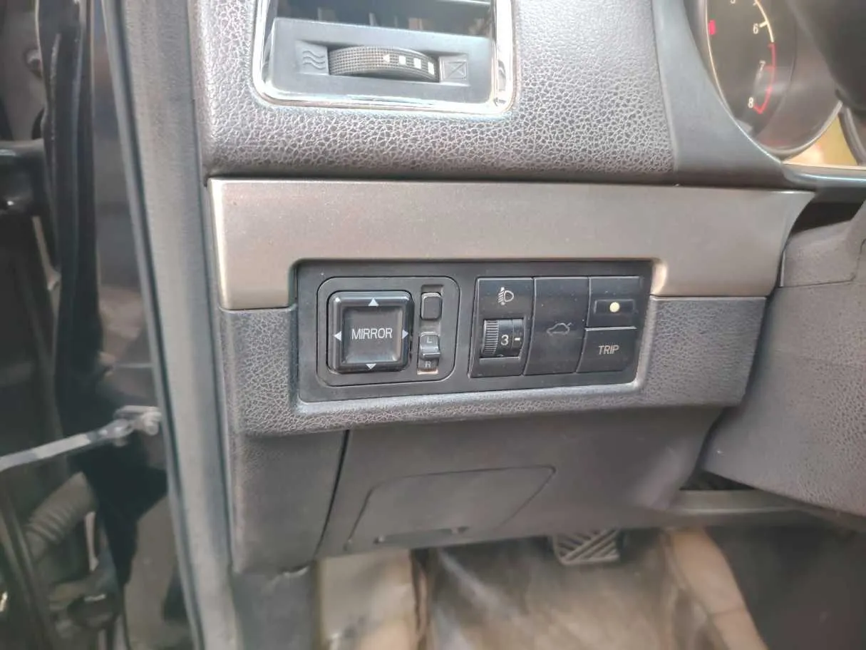 Car image 34