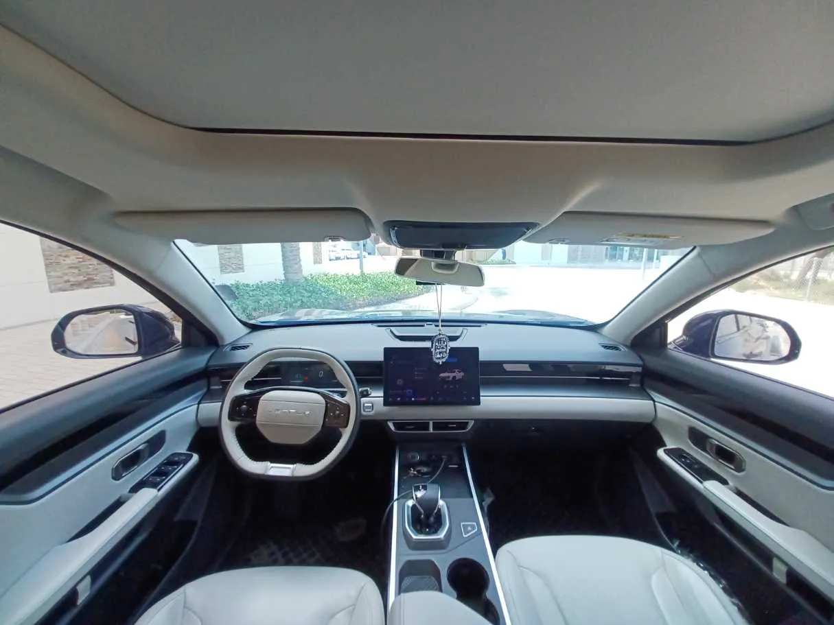 Car image 13