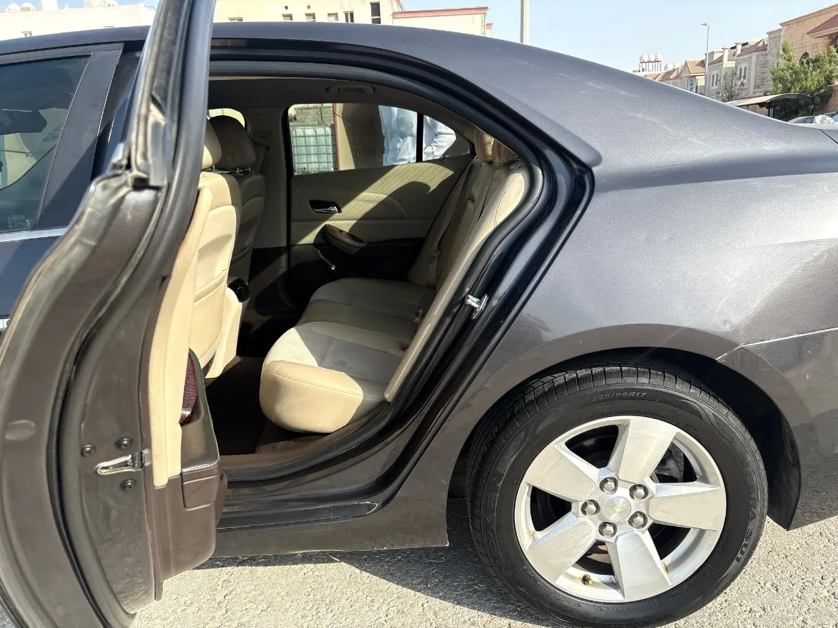 Car image 15