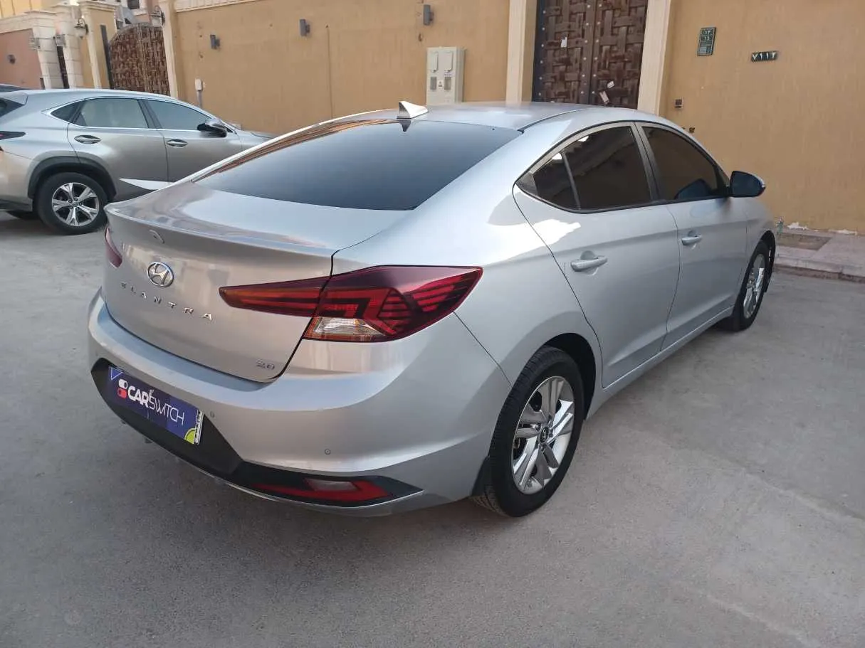 Car image 5
