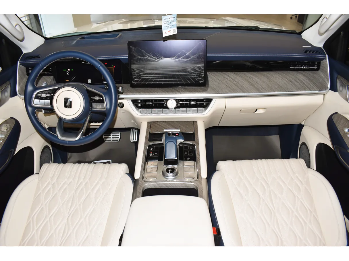 Car image 14