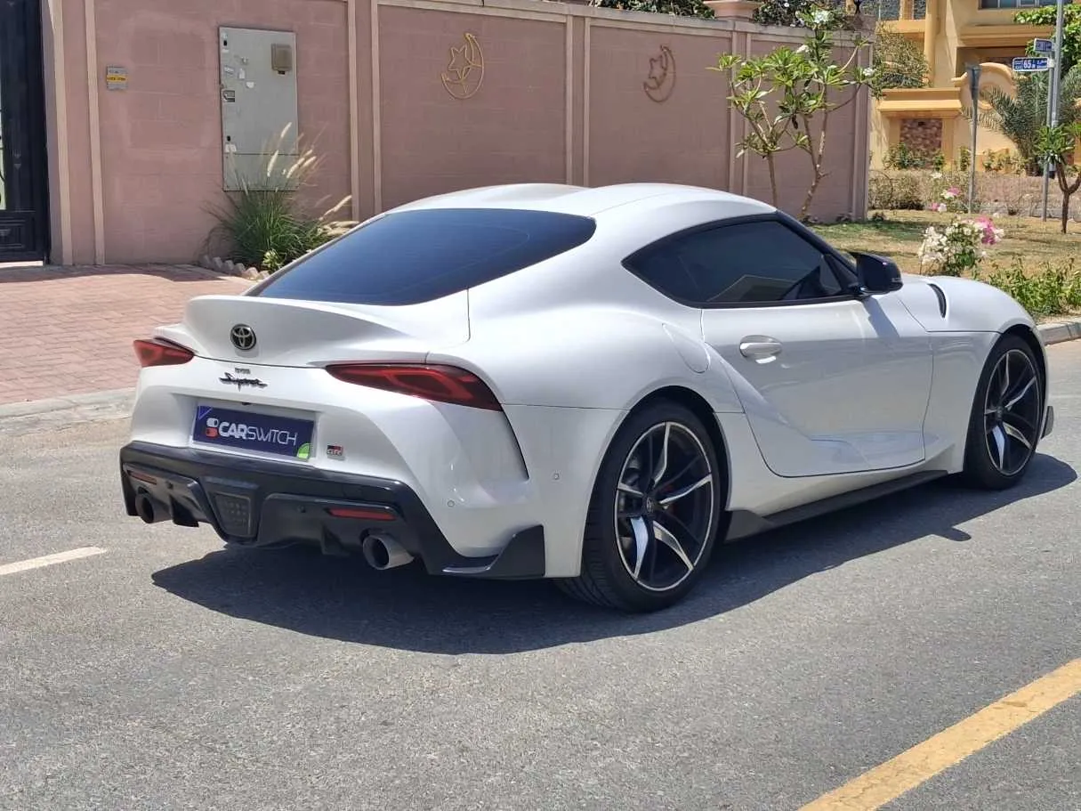 Car image 5