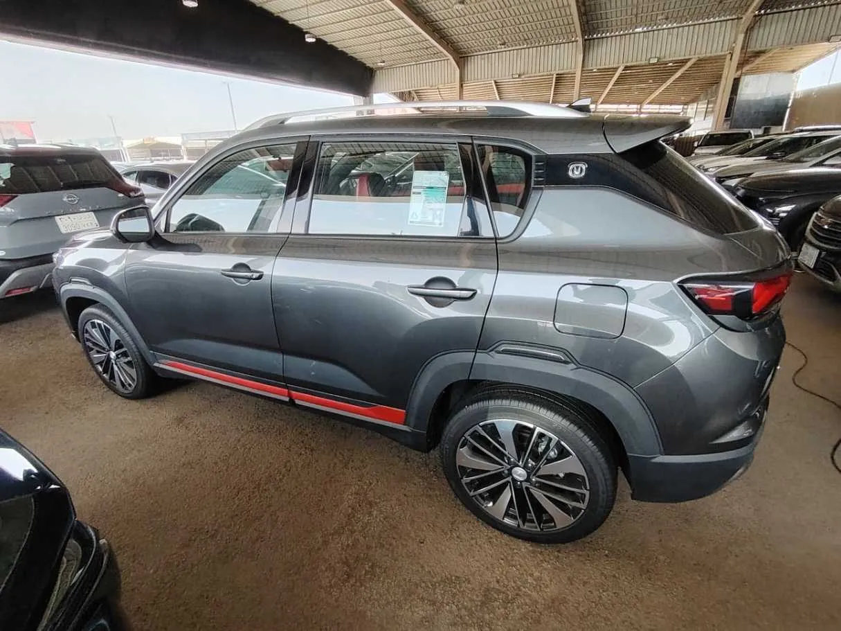 Car image 8
