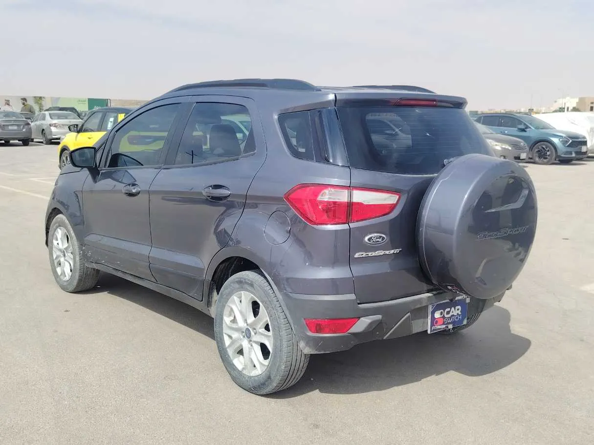 Car image 8