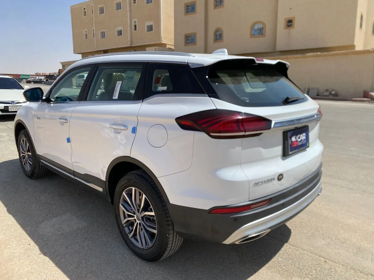 Car image 7
