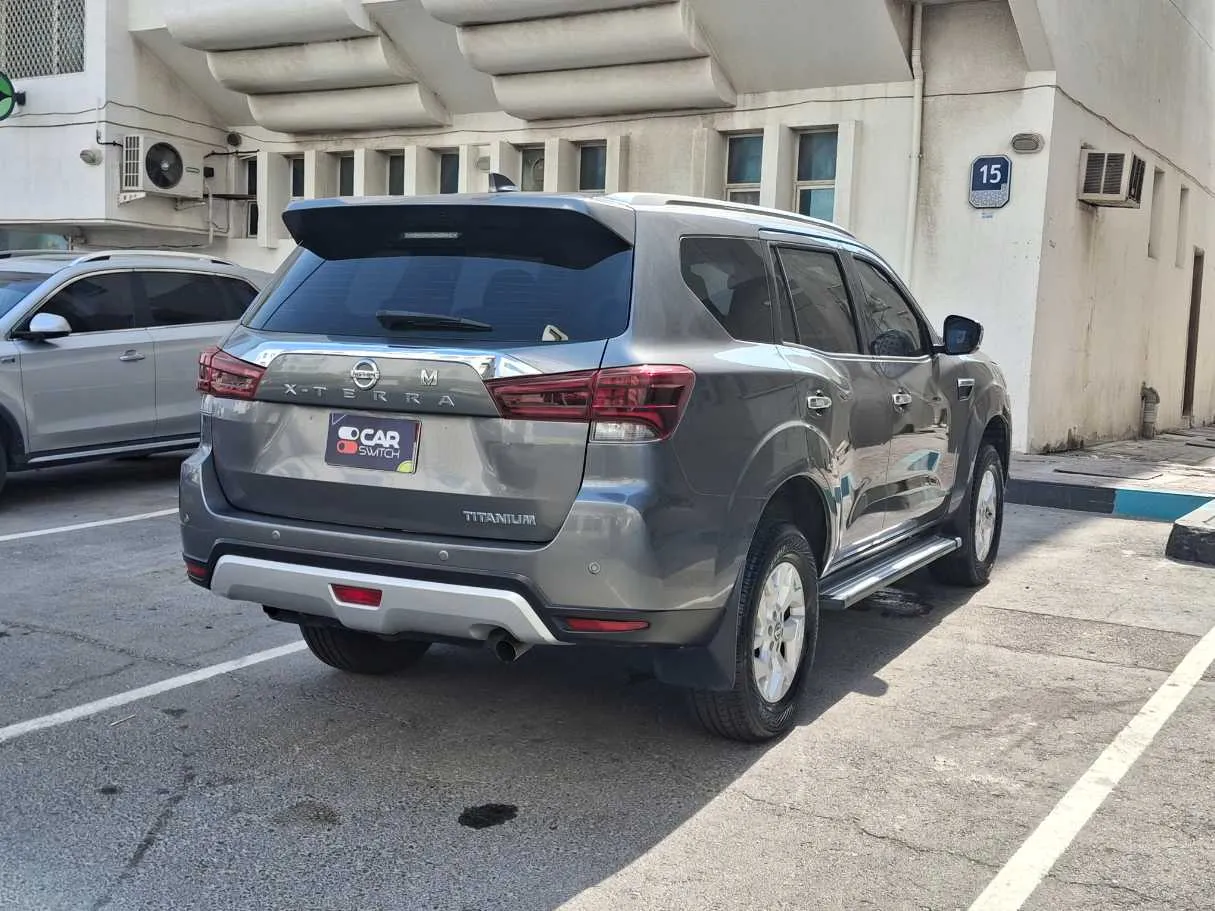 Car image 7