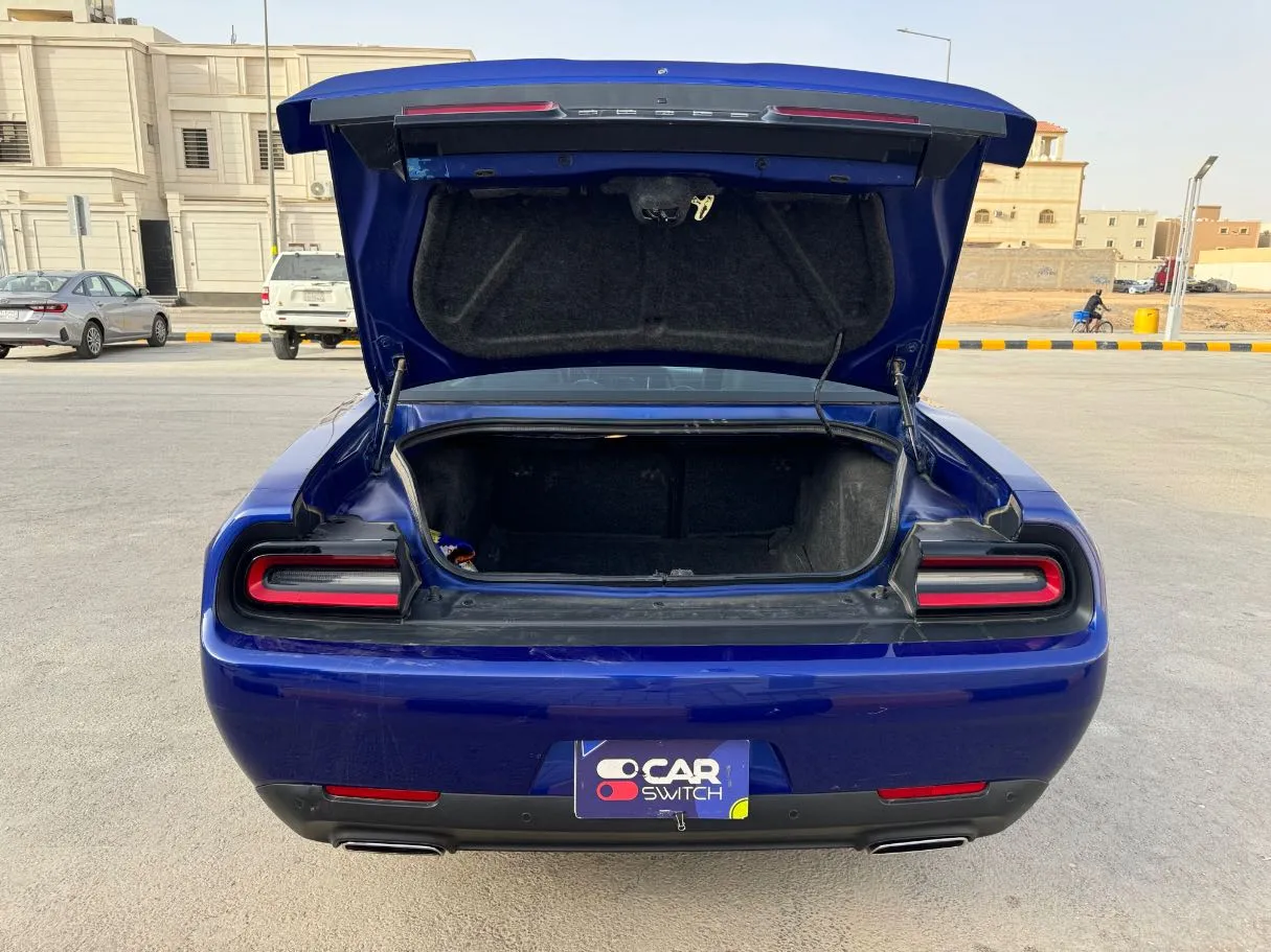 Car image 23