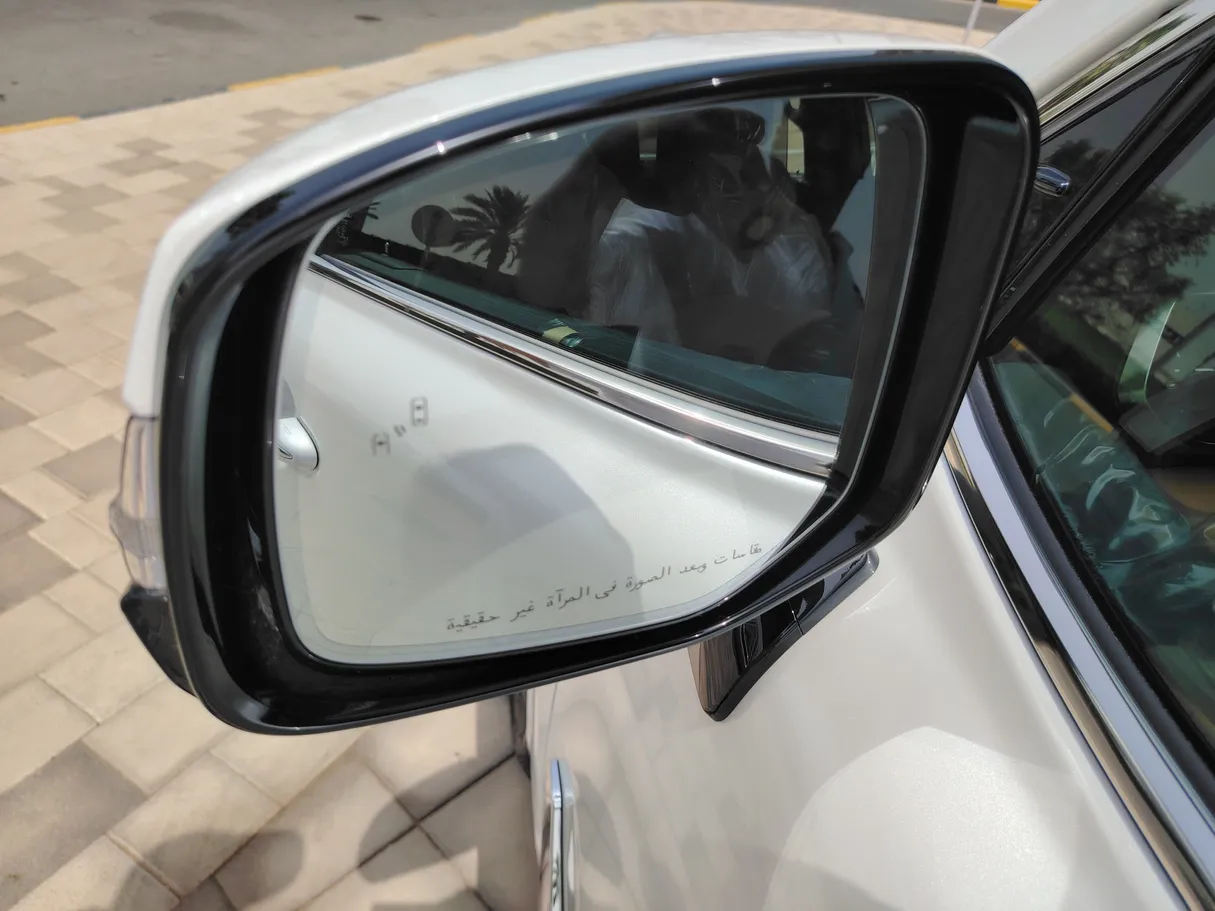 Car image 43