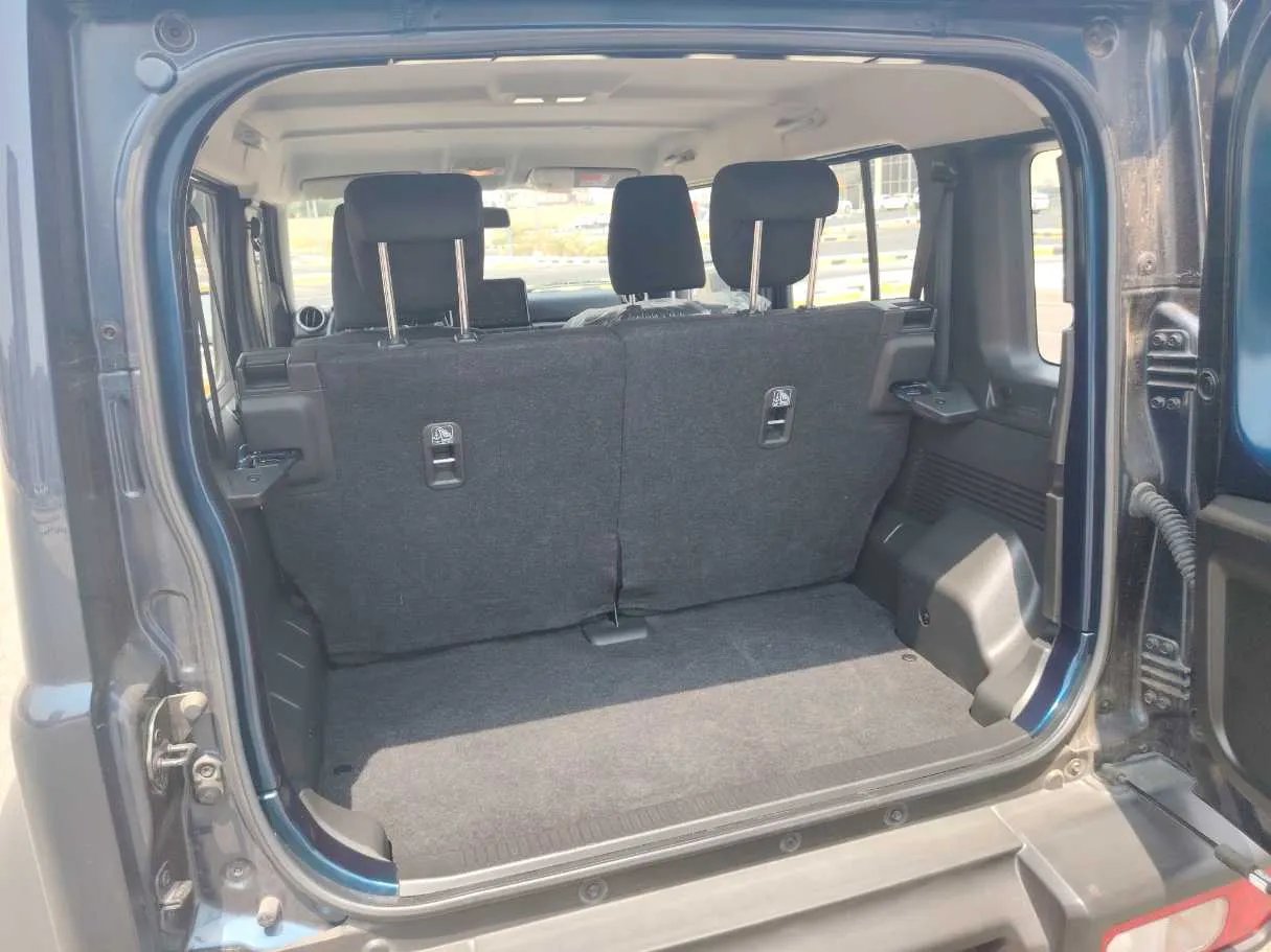 Car image 28