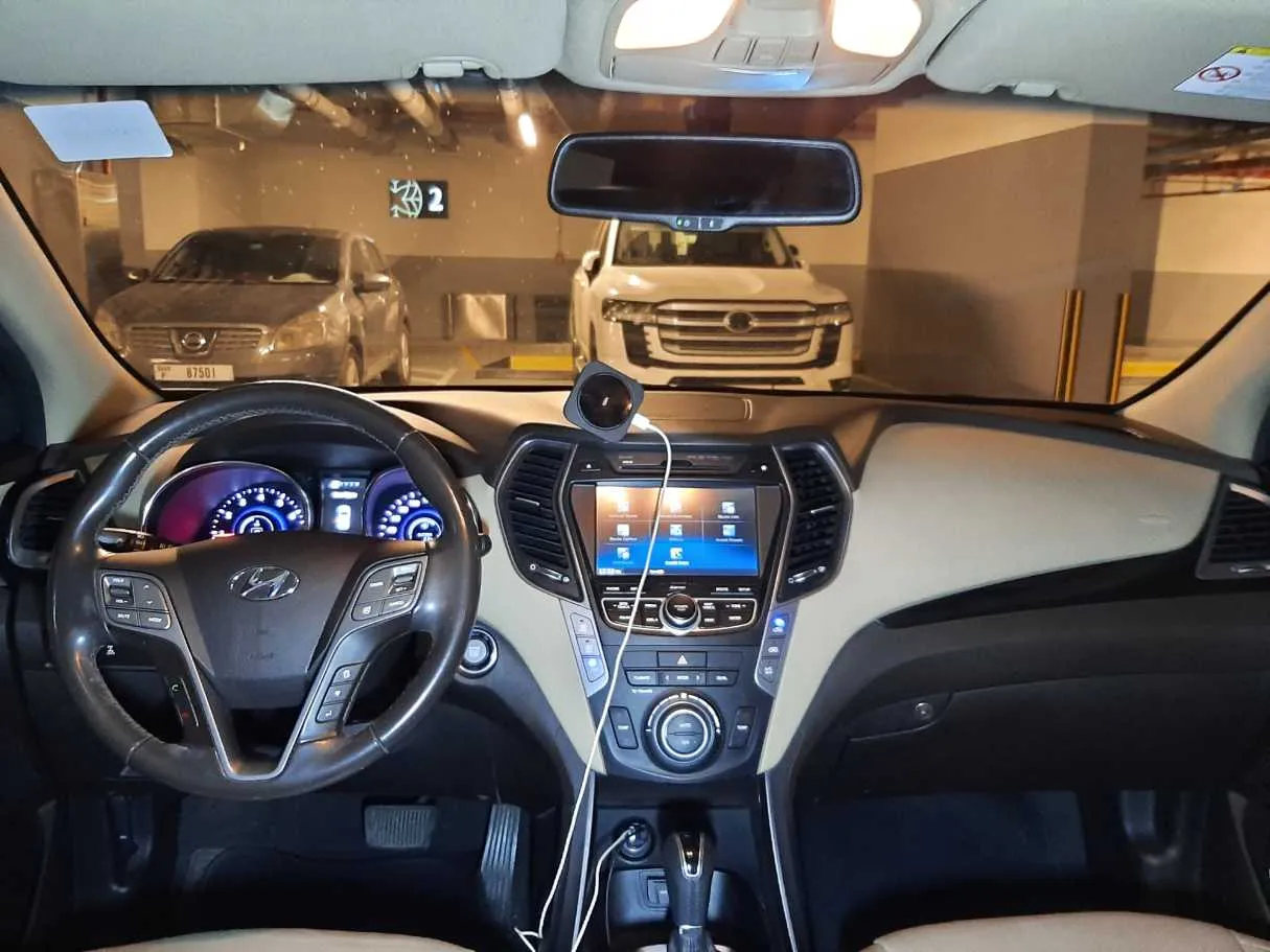 Car image 14