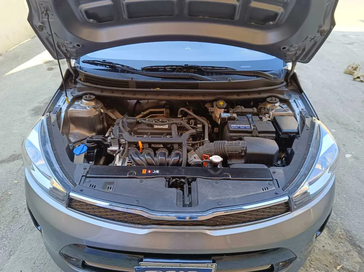 Car image 32