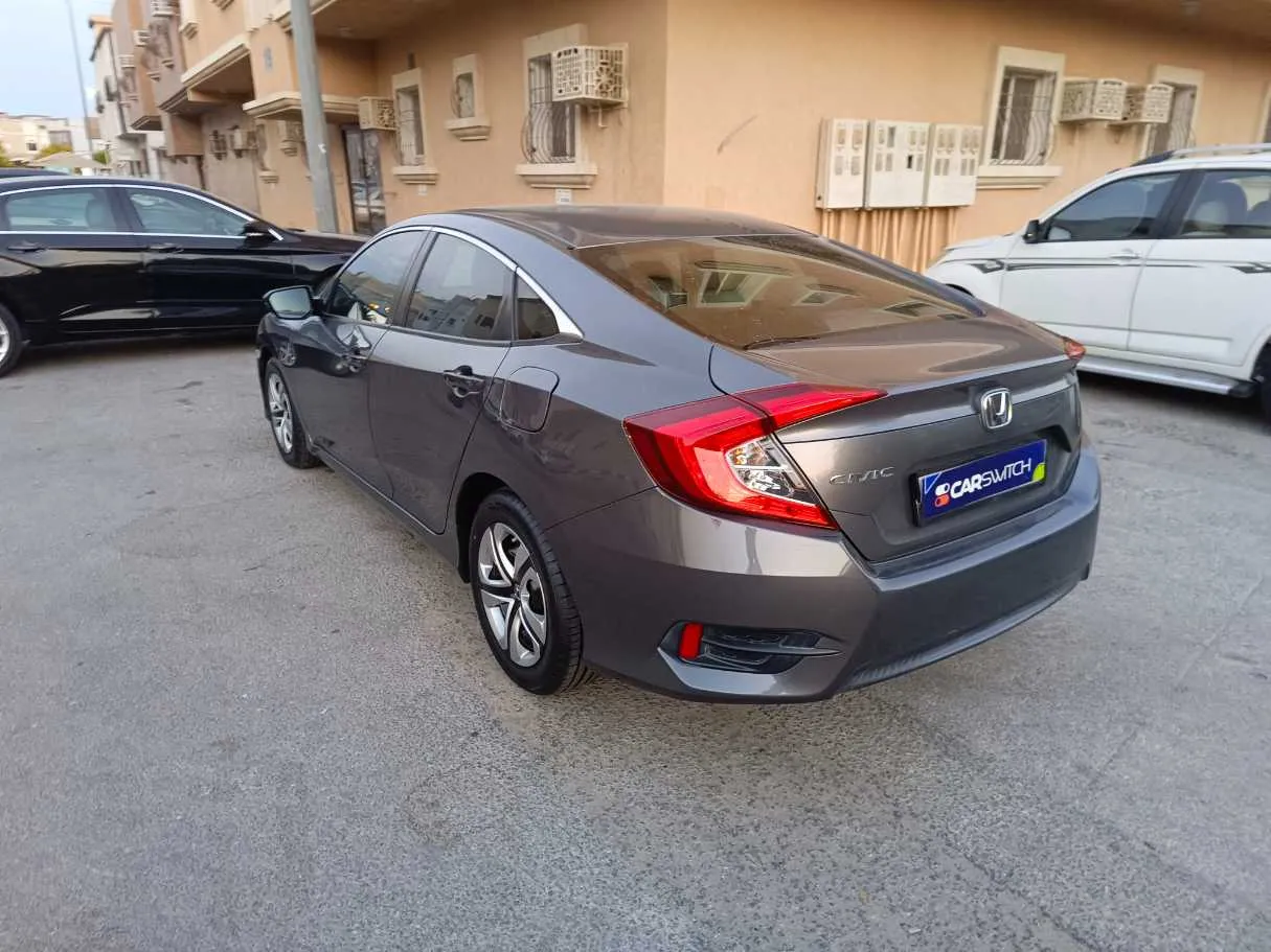 Car image 7