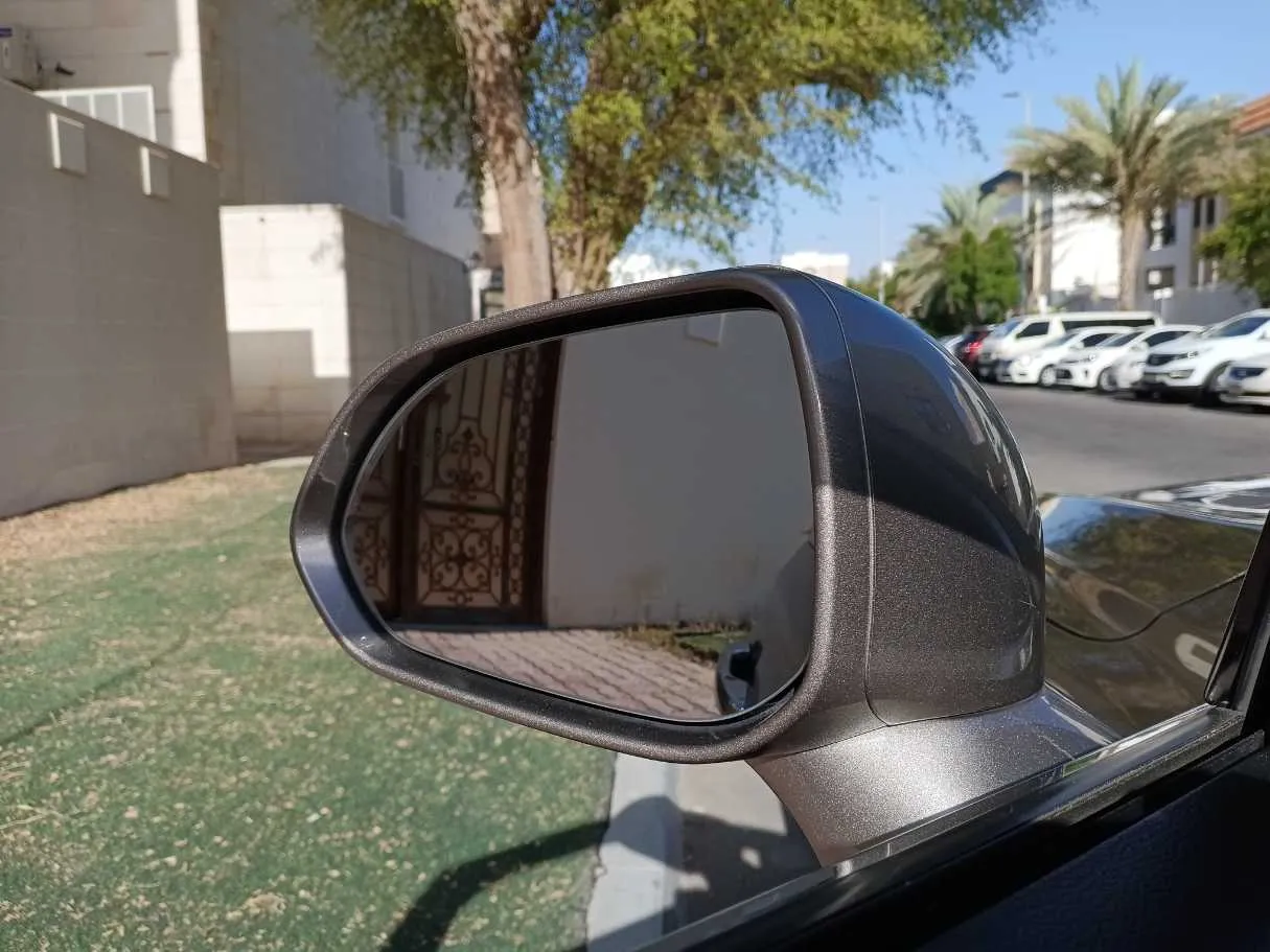 Car image 21
