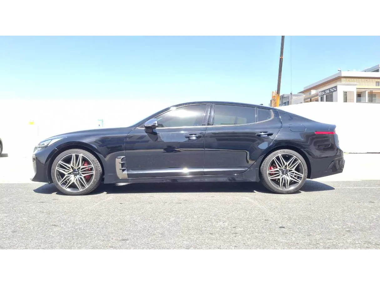 Car image 8
