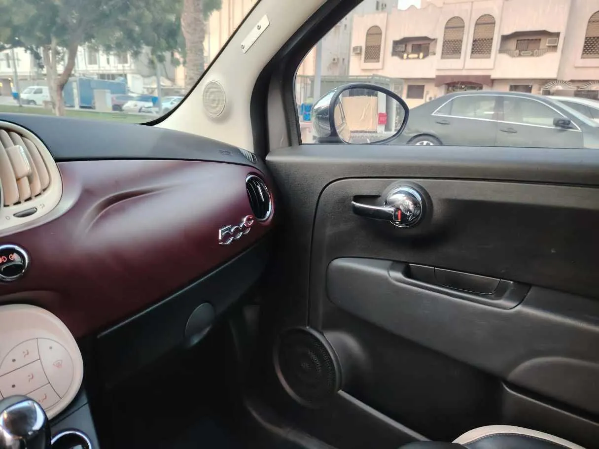 Car image 29