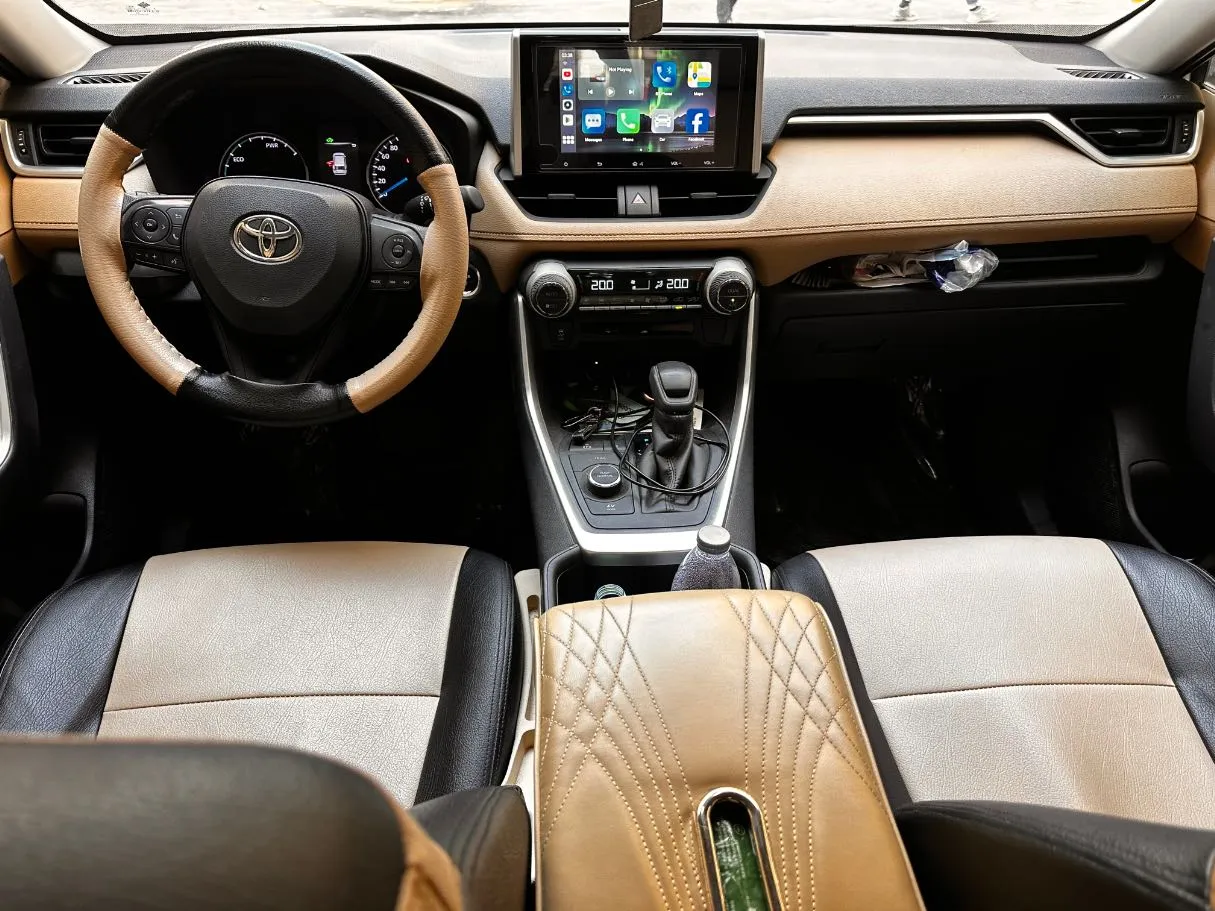 Car image 17