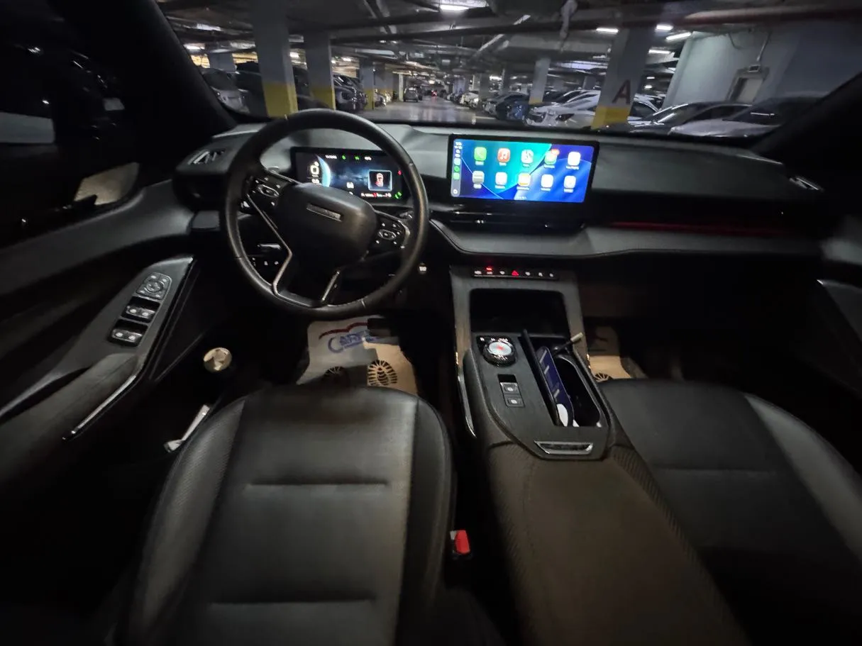 Car image 15