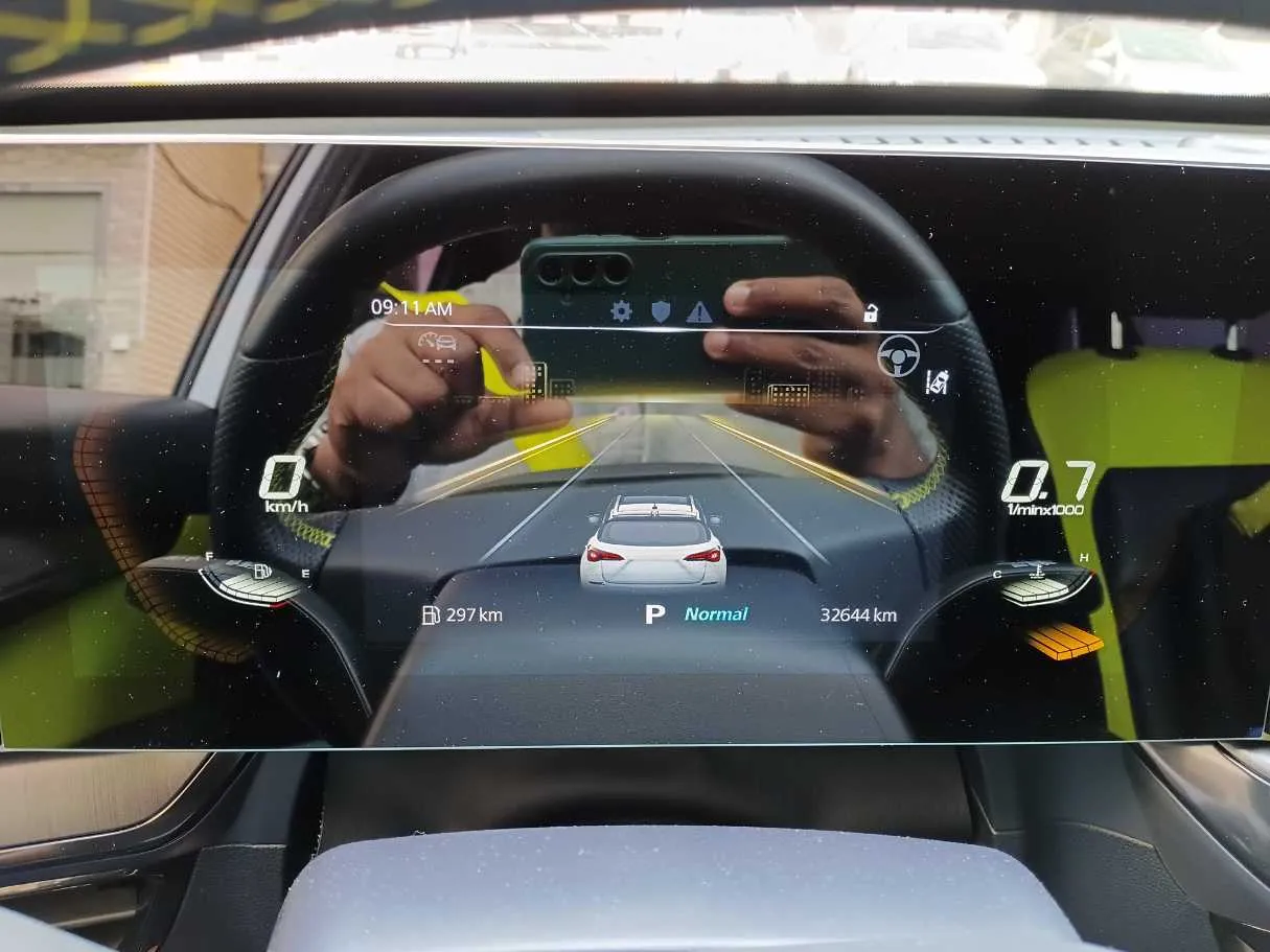 Car image 17