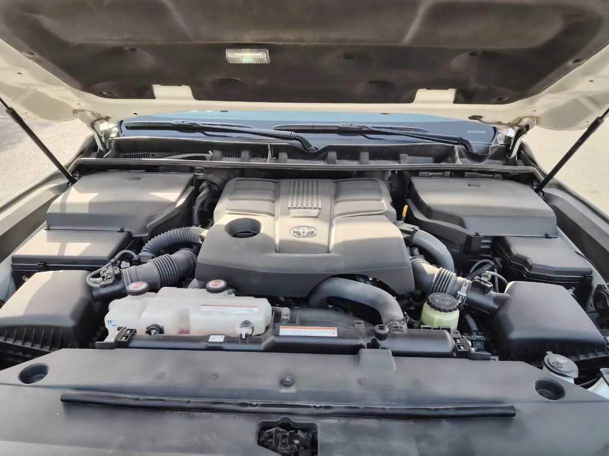 Car image 30