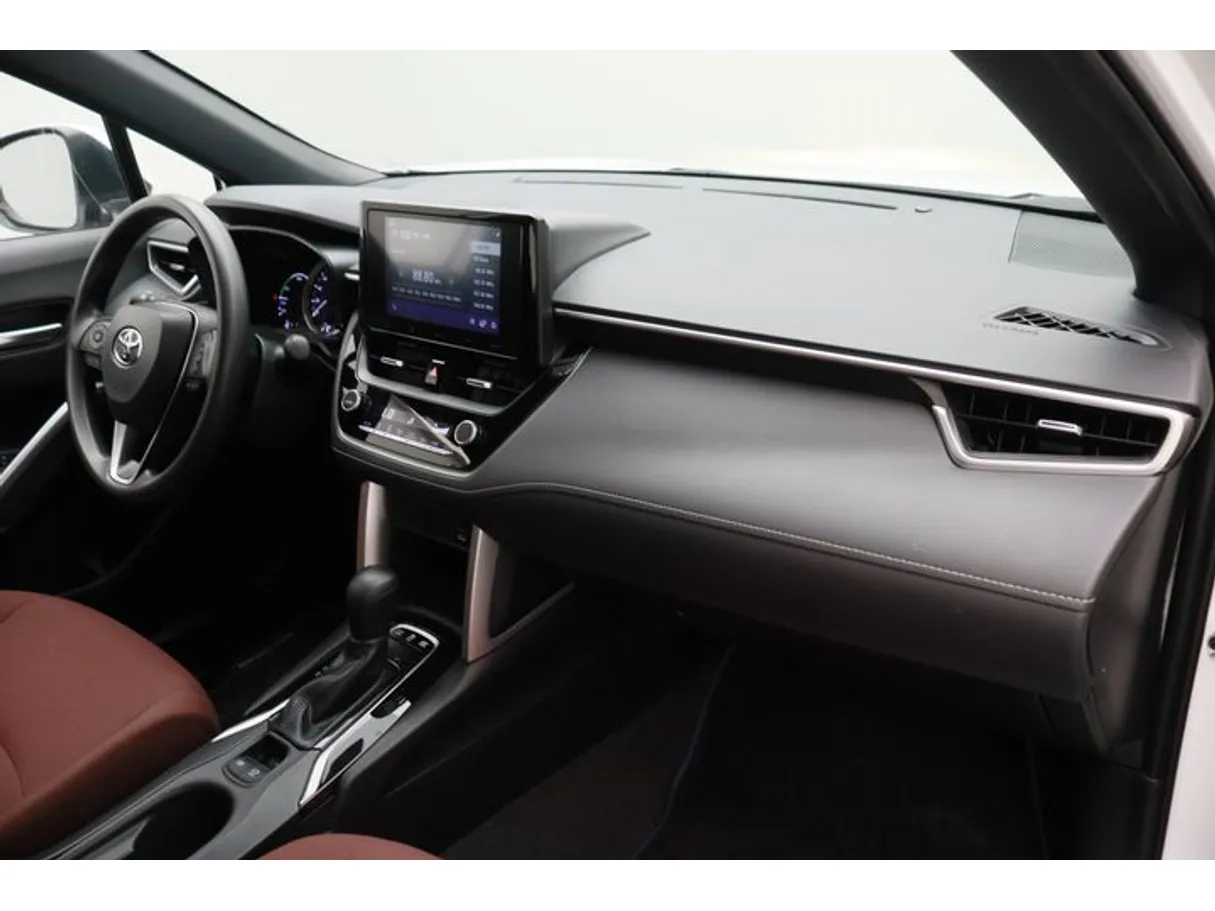 Car image 10