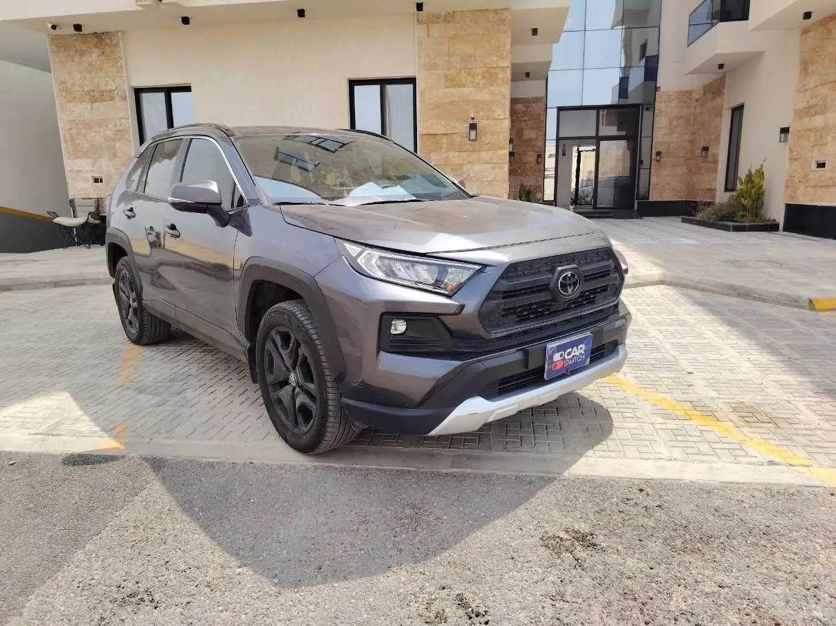 Car image 3