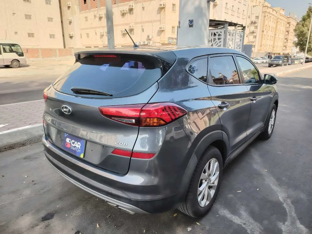 Car image 5