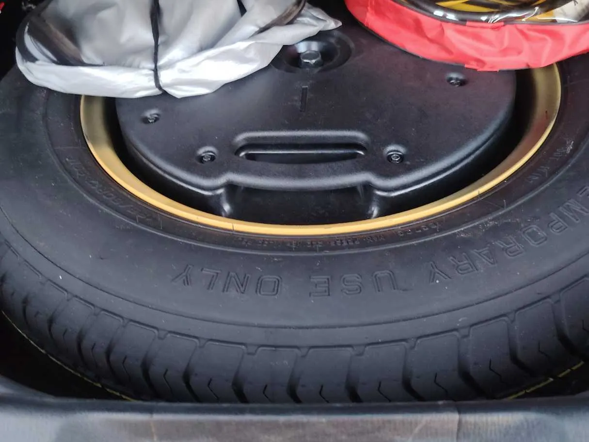 Car image 28