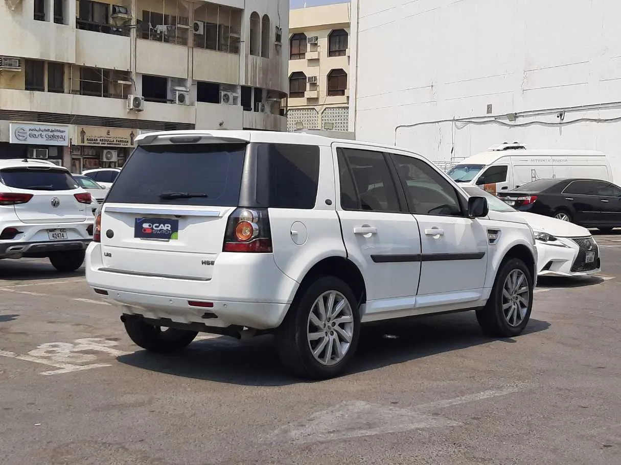 Car image 5