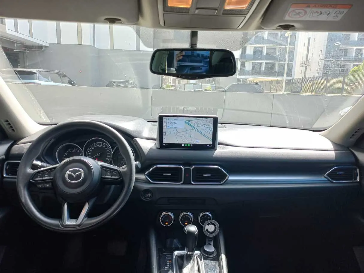 Car image 15