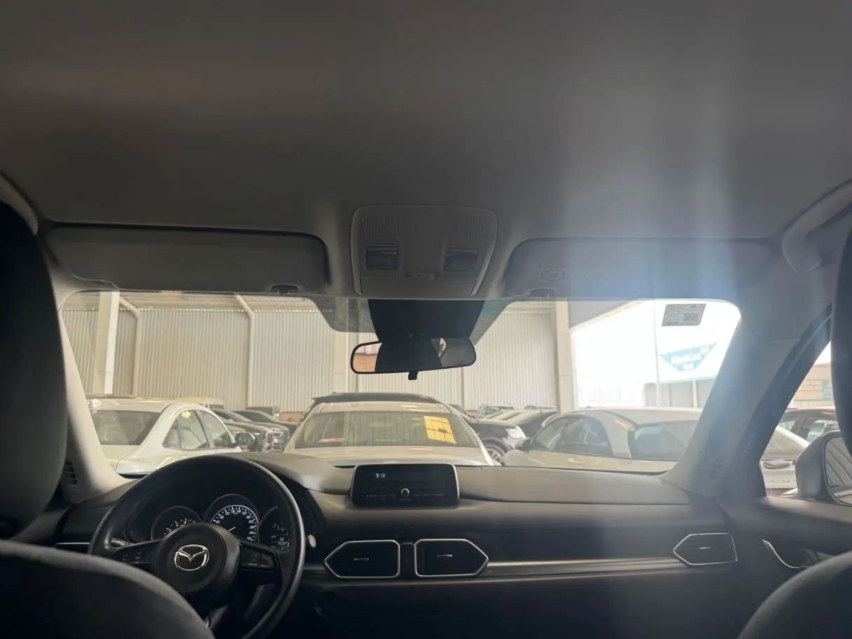 Car image 13