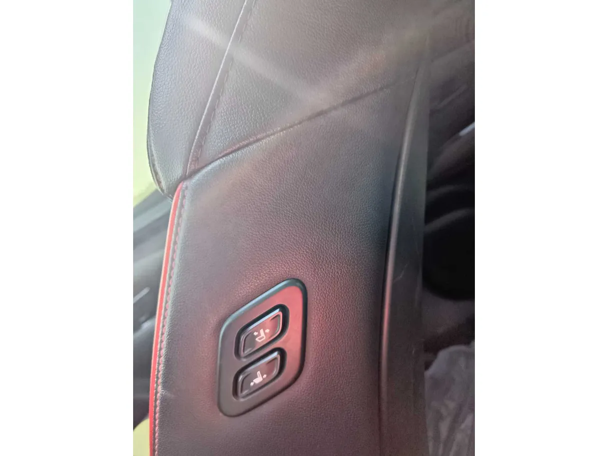 Car image 33