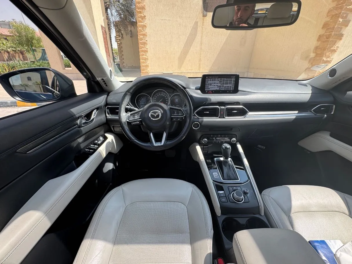 Car image 16
